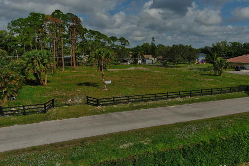  Commercial & Industrial Land Images 