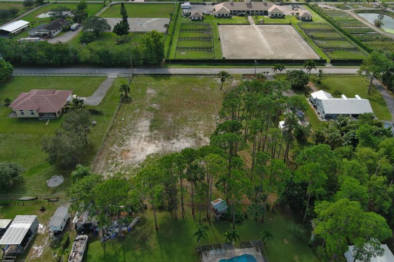  Commercial & Industrial Land Images 