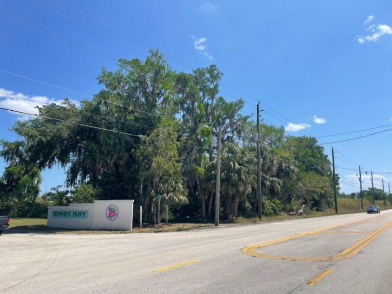  Commercial & Industrial Land Images 