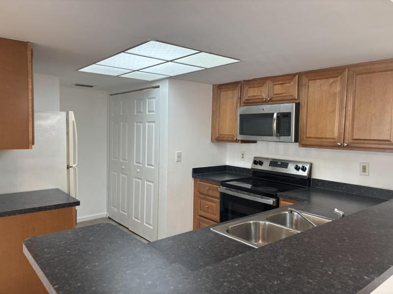  Condo & Townhome Photos
