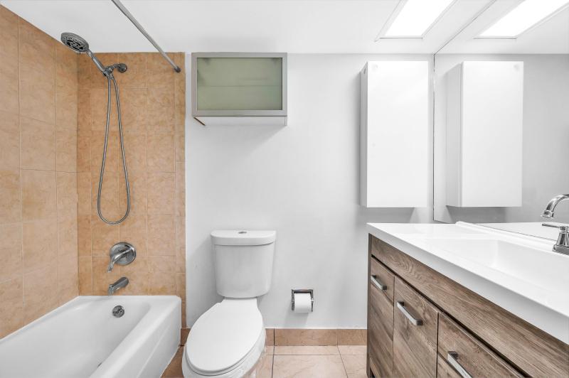  Condo & Townhome Photos