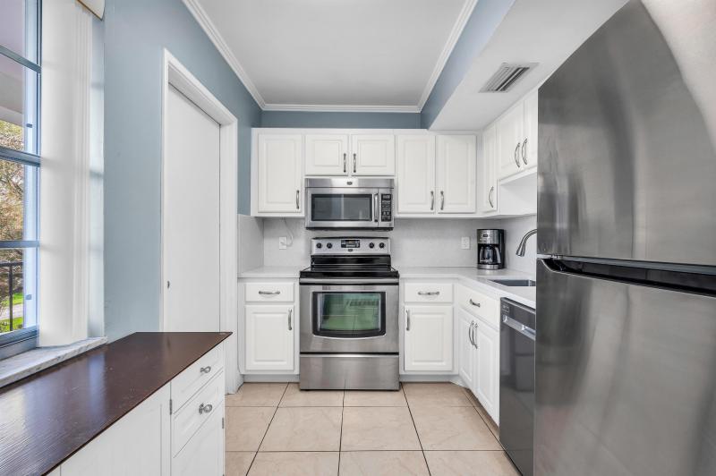  Condo & Townhome Photos