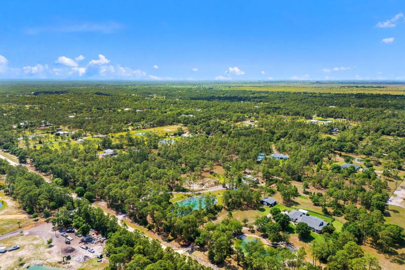  Commercial & Industrial Land Images 