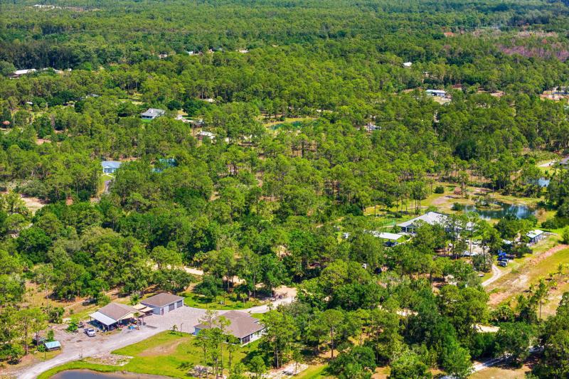  Commercial & Industrial Land Images 