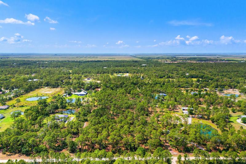  Commercial & Industrial Land Images 