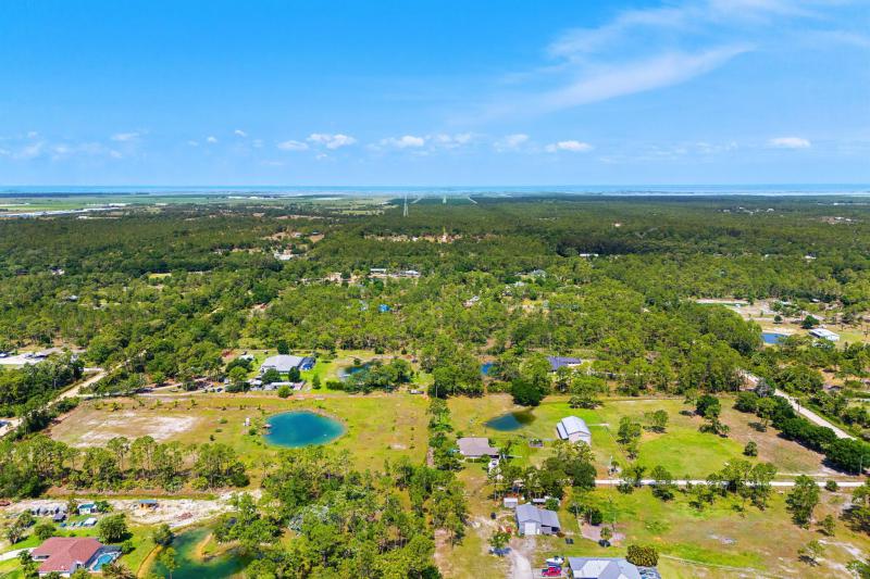  Commercial & Industrial Land Images 