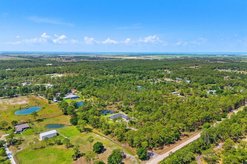  Commercial & Industrial Land Images 