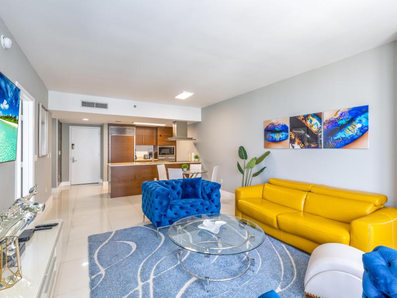  Condo & Townhome Photos
