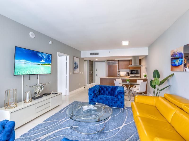  Condo & Townhome Photos