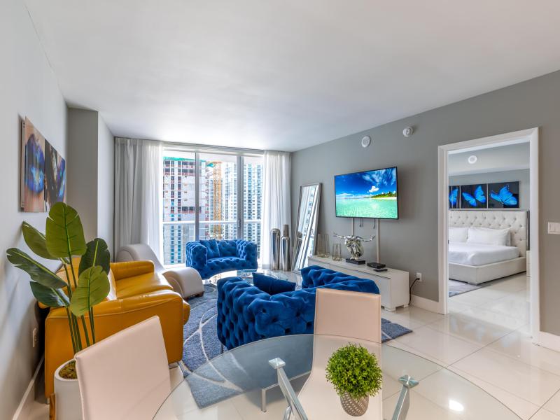  Condo & Townhome Photos