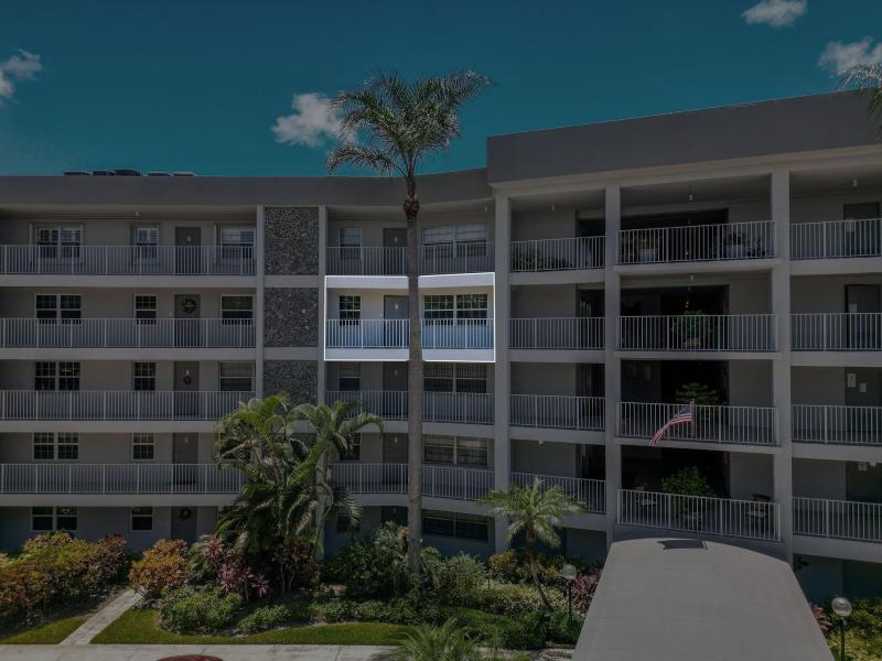  Condo & Townhome Photos