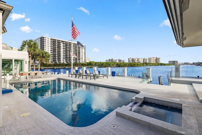  Single Family Homes Photo 13:  Boca Raton,  FL 33487