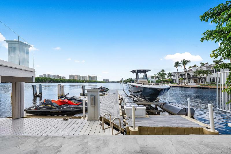  Single Family Homes Photo 15:  Boca Raton,  FL 33487