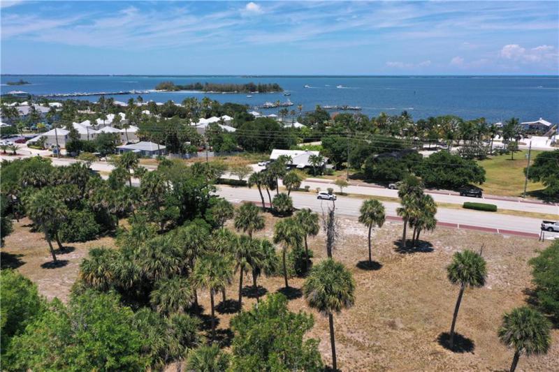  Commercial & Industrial Land Images 