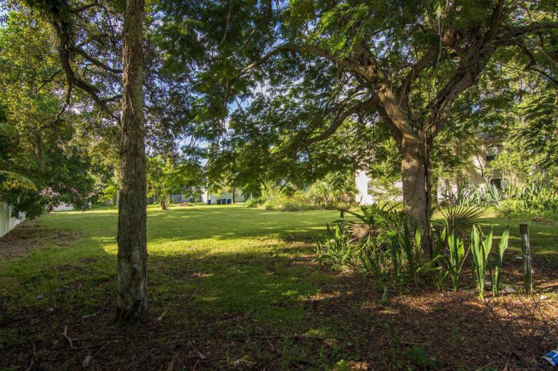  Commercial & Industrial Land Images 