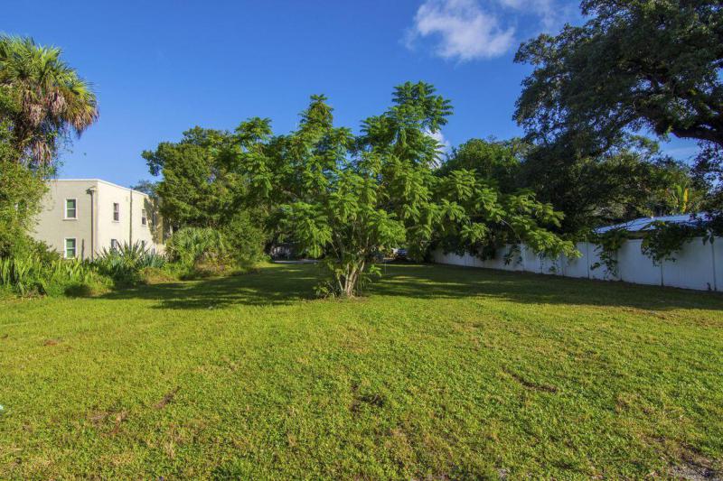  Commercial & Industrial Land Images 