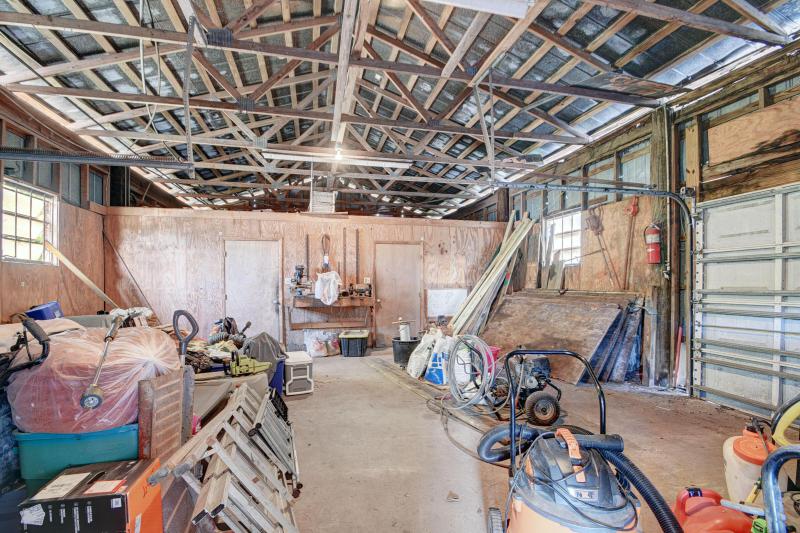  Commercial & Industrial Land Images 