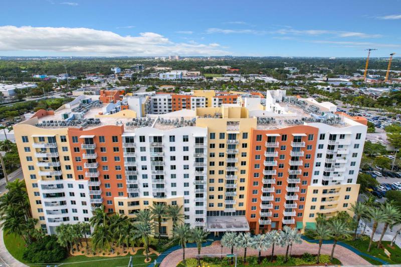  Condo & Townhome Photos