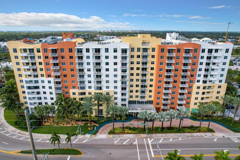  Condo & Townhome Photos