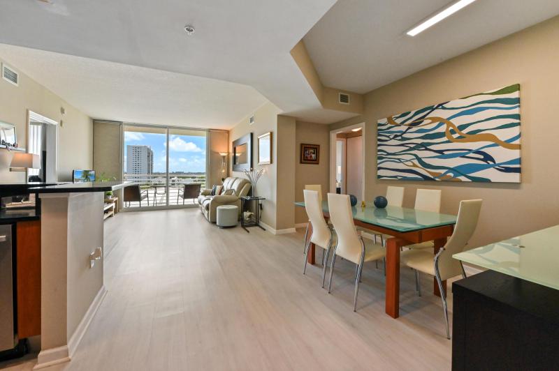  Condo & Townhome Photos
