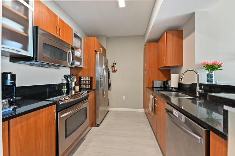  Condo & Townhome Photos