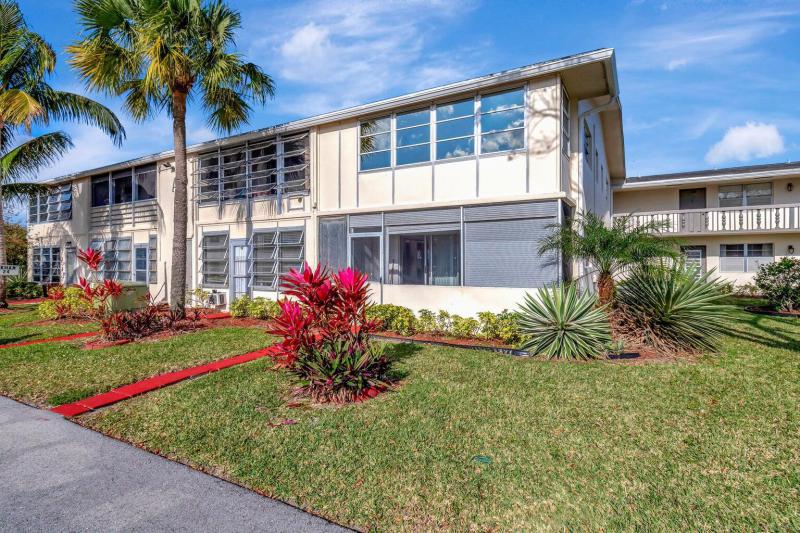  Condo & Townhome Photos