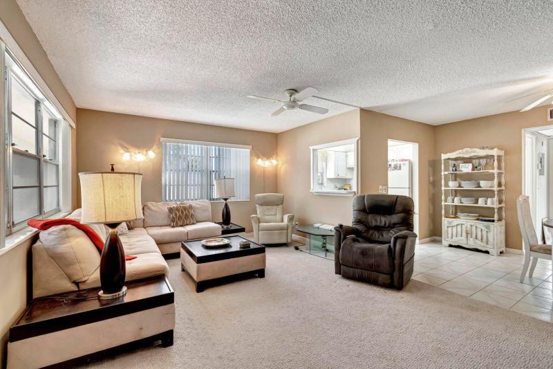  Condo & Townhome Photos