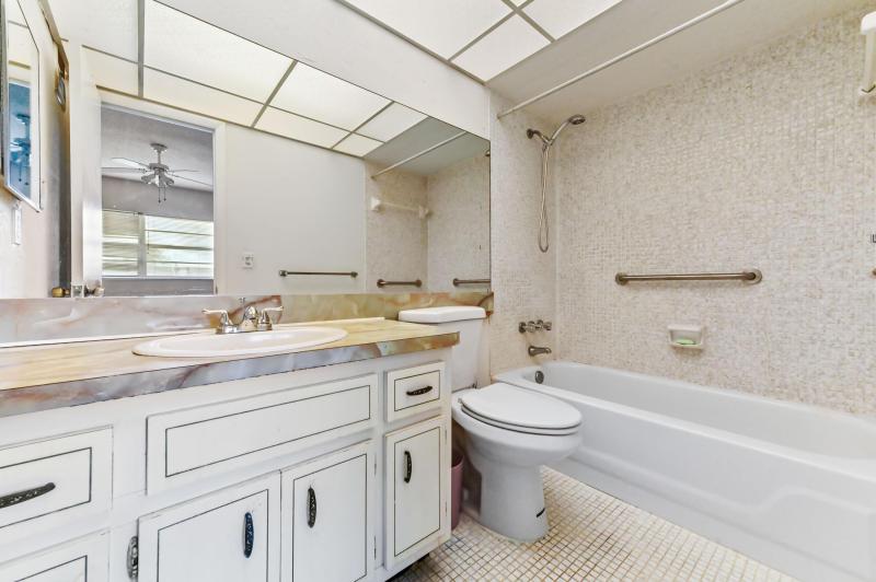  Condo & Townhome Photos