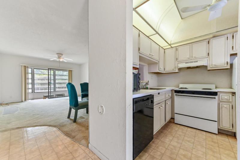  Condo & Townhome Photos