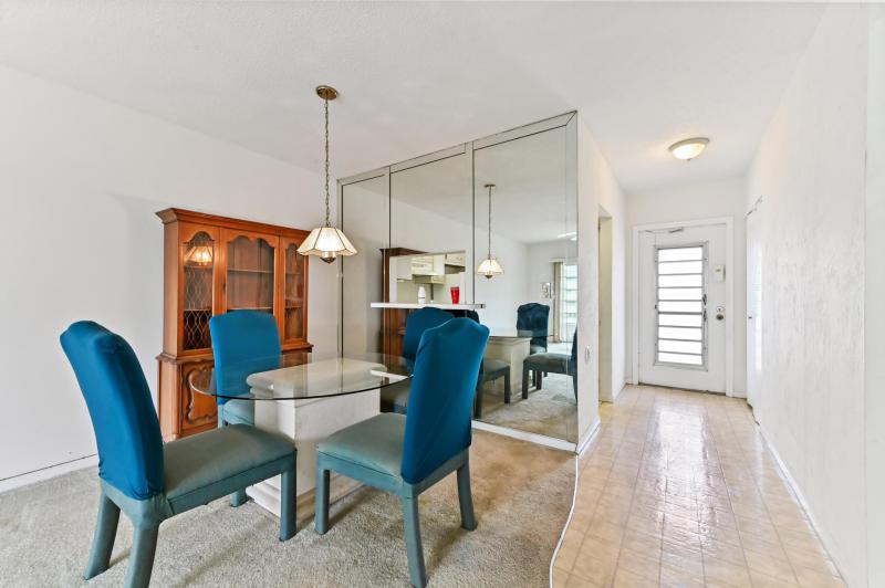  Condo & Townhome Photos