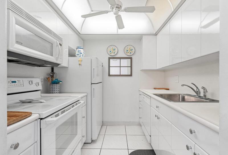  Condo & Townhome Photos