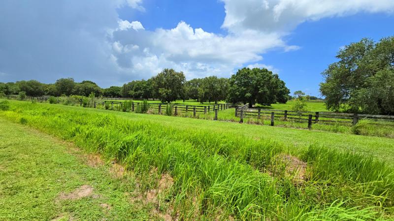  Commercial & Industrial Land Images 