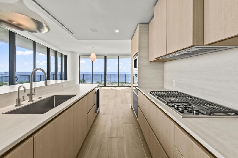  Condo & Townhome Photos