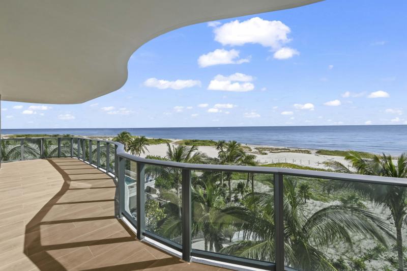  Condo & Townhome Photos