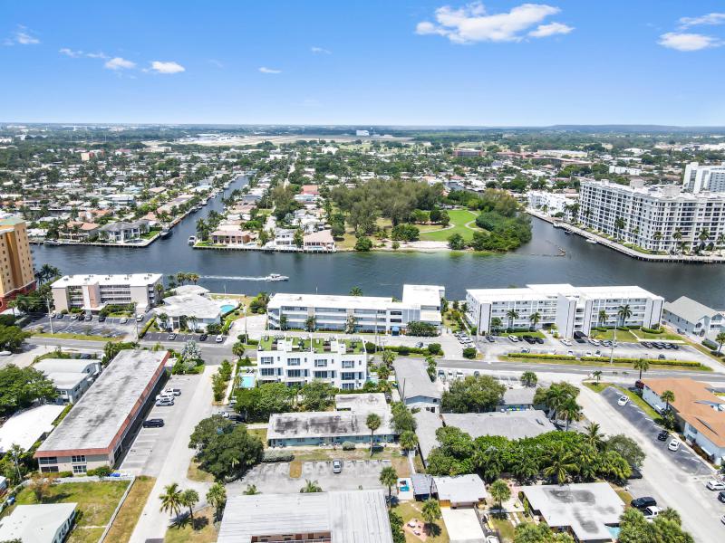  Condo & Townhome Photos