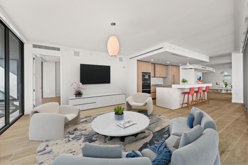 Condo & Townhome Photos