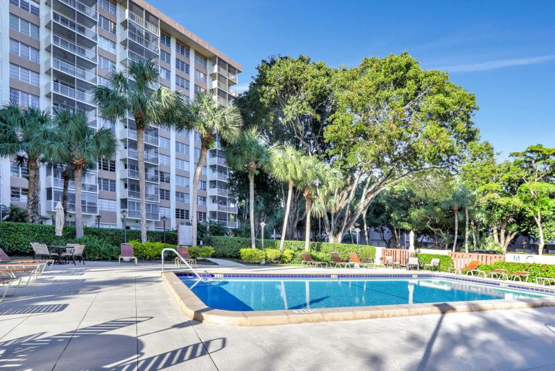  Condo & Townhome Photos