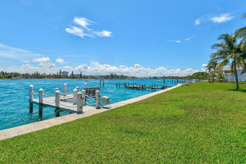 Single Family Homes Photo 13:  Jupiter Inlet Colony,  FL 33469