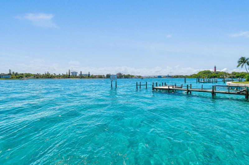  Single Family Homes Photo 19:  Jupiter Inlet Colony,  FL 33469