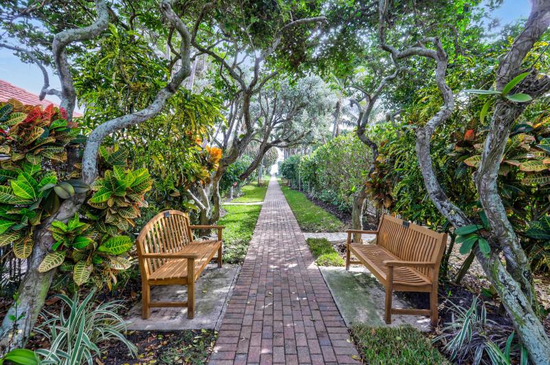  Single Family Homes Photo 22:  Jupiter Inlet Colony,  FL 33469