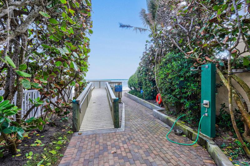  Single Family Homes Photo 23:  Jupiter Inlet Colony,  FL 33469