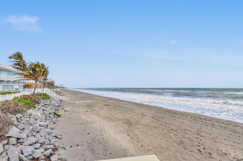  Single Family Homes Photo 27:  Jupiter Inlet Colony,  FL 33469