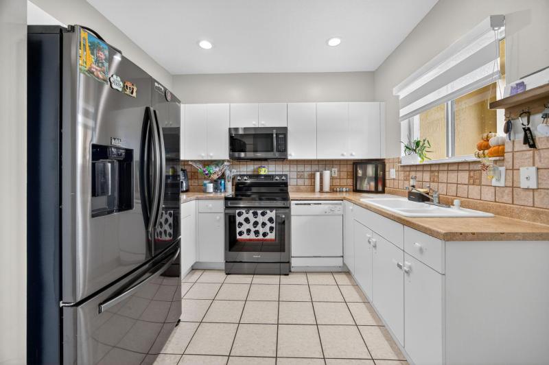  Condo & Townhome Photos