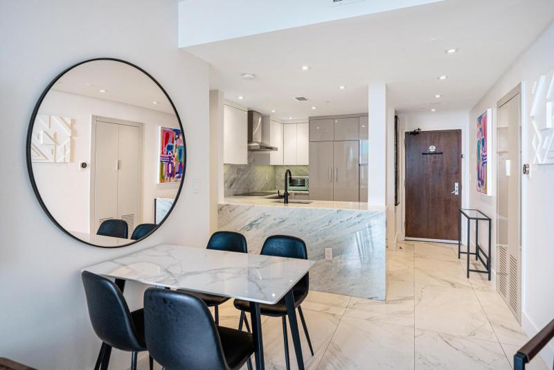  Condo & Townhome Photos