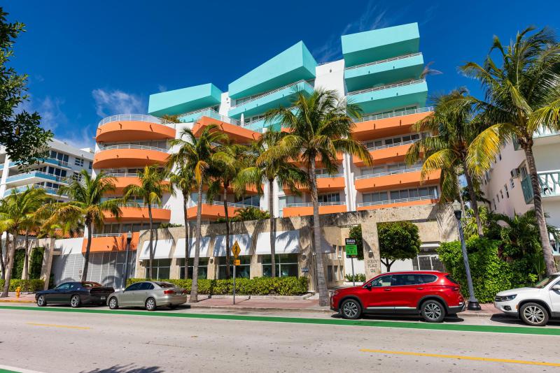  Condo & Townhome Photos
