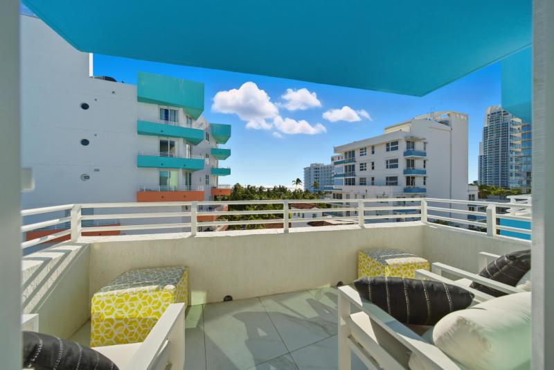  Condo & Townhome Photos