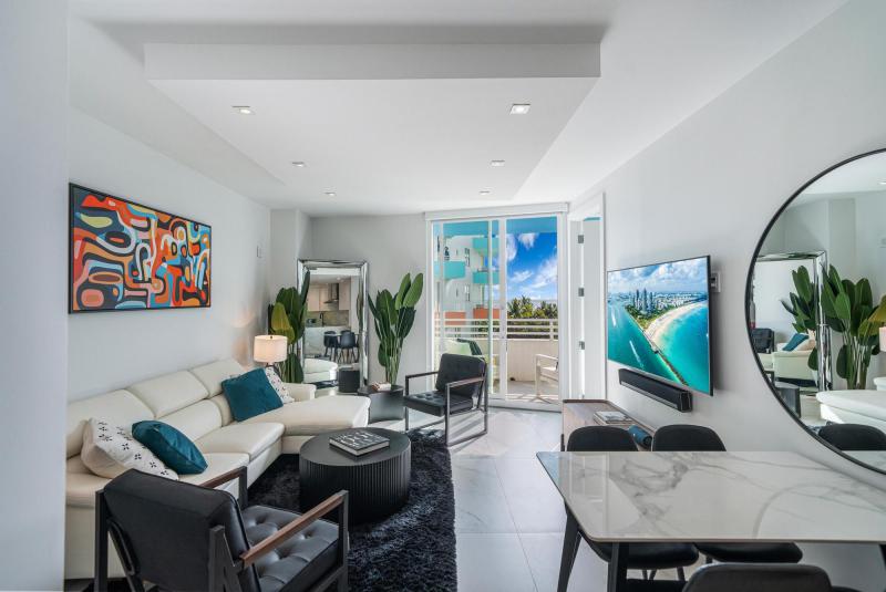  Condo & Townhome Photos