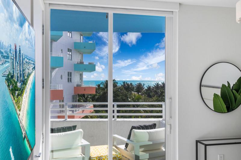  Condo & Townhome Photos