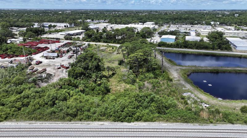  Commercial & Industrial Land Images 