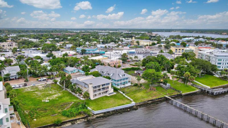  Commercial & Industrial Land Images 